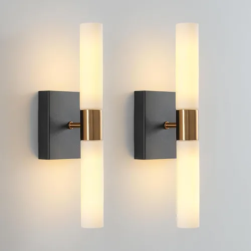 KUZZULL Juego de dos apliques de pared negros y de latón con pantalla de vidrio esmerilado blanco lámpara de pared moderna para baño, sala de estar,
