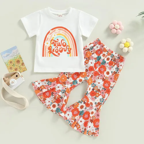 Miniatura 3 de YOKJZJD Conjunto de camiseta de manga corta con estampado floral arcoíris y pantalones acampanados para niñas pequeñas