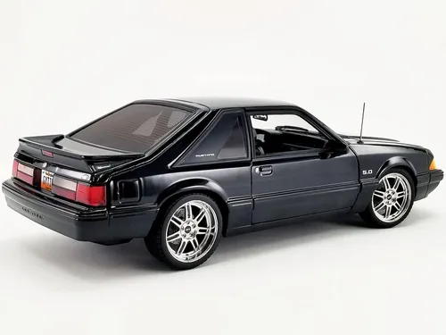 Miniatura 5 de Toy Cars 1990 5.0 Custom Black Limited Edition a 1650 piezas en todo el mundo 1/18 Diecast Model Car por GMP 18960