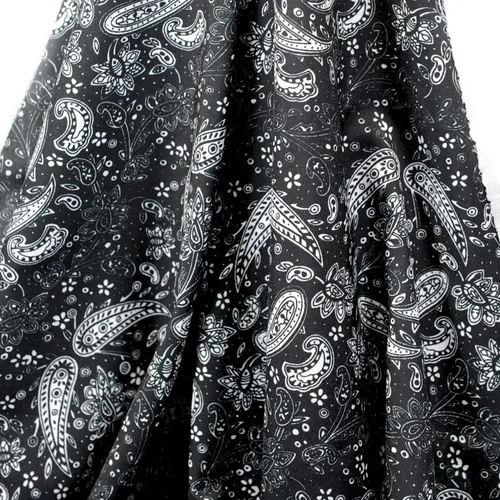 Rose Flavor The Yard - Tela de mezcla de poliéster ligera con estampado de cachemira para coser y manualidades (suelo negro, 1 yarda)