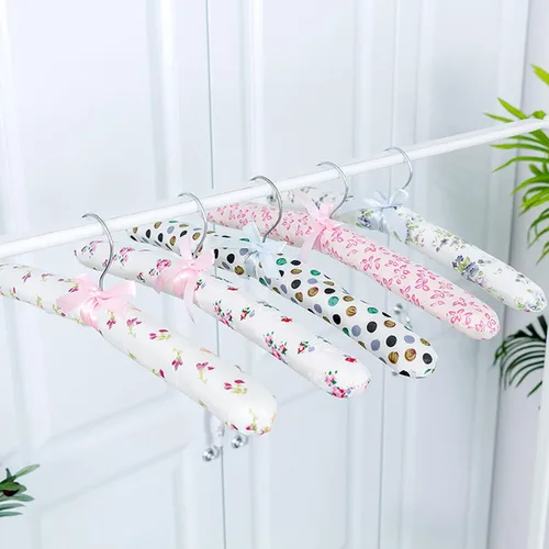 Miniatura 8 de Paquete de 5 perchas acolchadas de satén para ropa de mujer, perchas antideslizantes de tela de esponja para ropa, percheros para suéter, abrigo