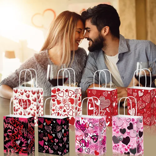 Miniatura 4 de KIPETTO Bolsas de regalo de San Valentín, 12 bolsas de papel para el día de San Valentín con asas en forma de corazón, bolsa de golosinas