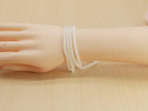 Miniatura 6 de Cuentas de vidrio de 0.157 pulgadas a granel para hacer joyas, 4700 piezas redondas de cuentas de jade de imitación para pulseras y pulseras