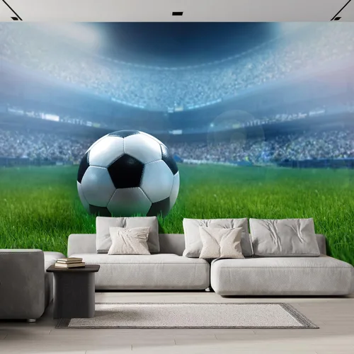 wall26 - Primer plano de un balón de fútbol en un estadio lleno - Mural de pared removible | Papel pintado autoadhesivo grande - 66x96 pulgadas Obra