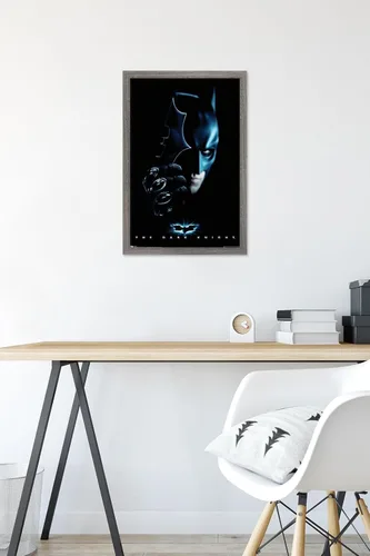 Miniatura 6 de Trends International DC Comics Movie - Póster de pared de Batman con Batarang, 14.725 x 22.375 pulgadas, versión enmarcada de madera de granero