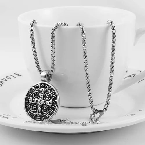 Miniatura 4 de AsAlways Collar con colgante de exorcismo de San Benito para hombre de acero inoxidable con cruz católica romana protección de demonios cazador
