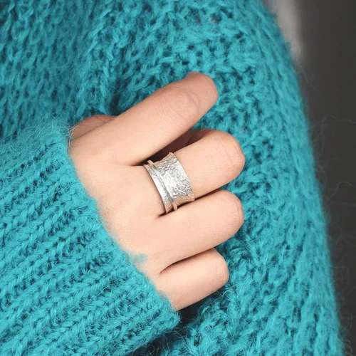 Miniatura 2 de Boho-Magic Anillo giratorio de plata de ley 925 para mujer, anillo martillado para inquietos, banda ancha