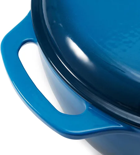 Miniatura 4 de Amazon Basics - Olla de horno holandés de hierro fundido esmaltada con tapa, redonda, asas dobles, resistente, mediana, 6 cuartos de galón, azul