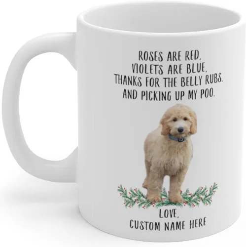 Funny Goldendoodle Yellow Roses Are Red Violets Are Blue - Taza de café blanca con nombre personalizado de Navidad 2024, 11 onzas