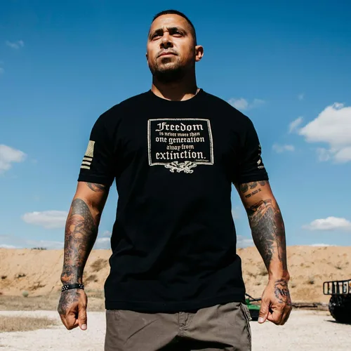 Miniatura 2 de Camiseta para hombre One Generation Away, Negro