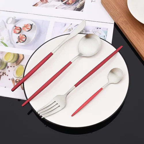 Miniatura 3 de JASHII Juego de 40 cubiertos de color rojo mate y plateado, juego de cubiertos de acero inoxidable para 8 personas, incluye cucharadas de tenedor