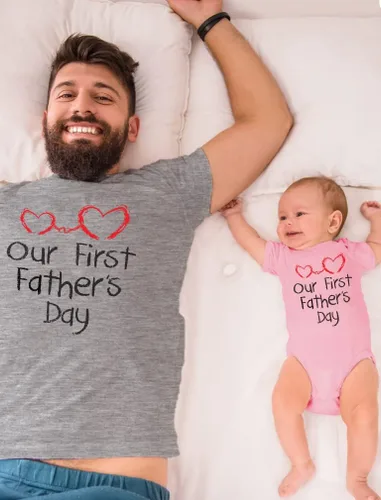 Miniatura 3 de Our First Father's Day - Conjunto de body para bebé y camiseta para hombre que hacen juego