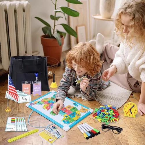 Miniatura 6 de Juegos de simulación escolar de Gifts2U para niños - Con bolsa de maestra, pizarra, reloj educativo, carteles educativos y suministros de juguetes