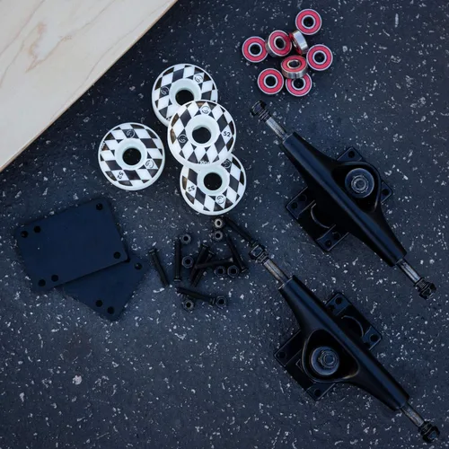 Miniatura 3 de Camiones Cal 7 de 4.803 in con ruedas, cojinetes y herrajes Camión negro + ruedas Speedway blancas