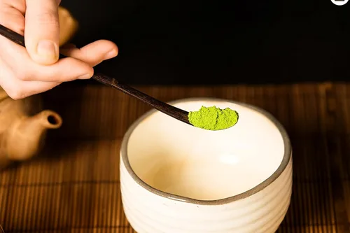 Miniatura 3 de Chashaku japonés 2 piezas x cuchara de bambú matcha (bambú dorado y negro) para medir el polvo de té verde Matcha Cuchara para ceremonia de té