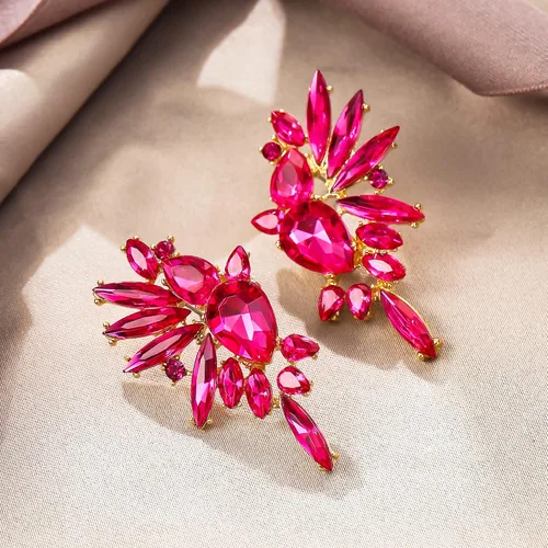 Miniatura 5 de EVER FAITH Aretes de diamantes de imitación vintage, aretes colgantes de cristal de marquesa de moda para mujer