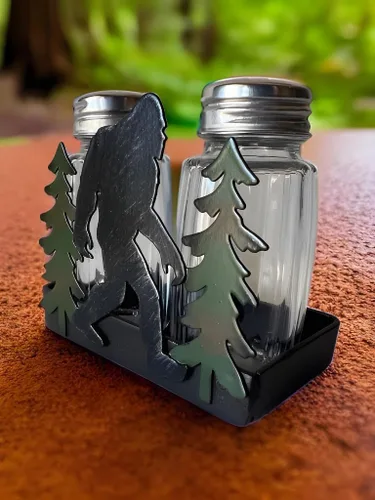 Miniatura 7 de Bigfoot Sasquatch Yeti - Juego de salero y pimentero, silueta de metal, escena silvestre con cocteleras de vidrio, decoración artística de montaña
