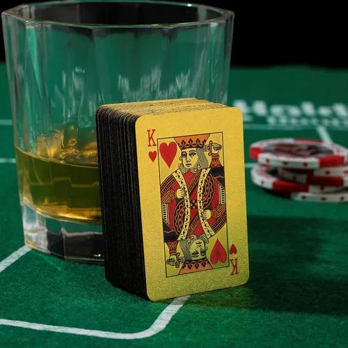 Miniatura 6 de VOVCIG Mini cartas de juego, juego de cartas en miniatura doradas de 2 barajas impermeables, cartas de póquer, cartas de póquer de viaje