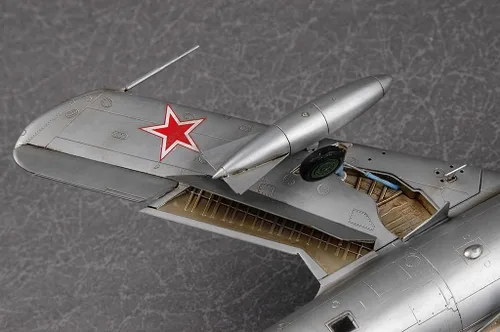 Miniatura 9 de Hobby Boss MiG-17PF Fresco D Kit de construcción de modelo de avión