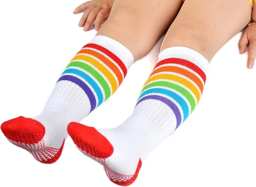 Miniatura 23 de EPEIUS Calcetines altos hasta la rodilla con rayas de arco iris para bebé, calcetines de tubo antideslizantes para uniforme de fútbol para niños