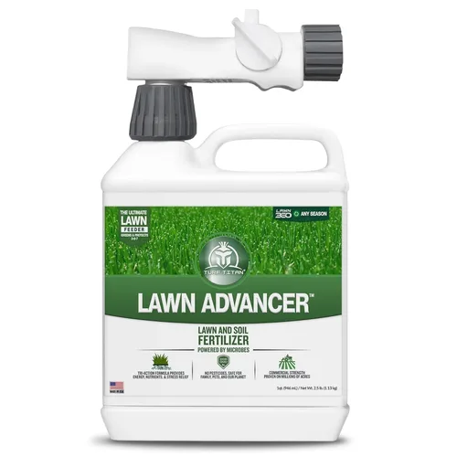 Turf Titan Lawn Advancer - Fertilizante líquido de acción rápida para césped (32 onzas) con pulverizador de extremo de manguera, potenciador de