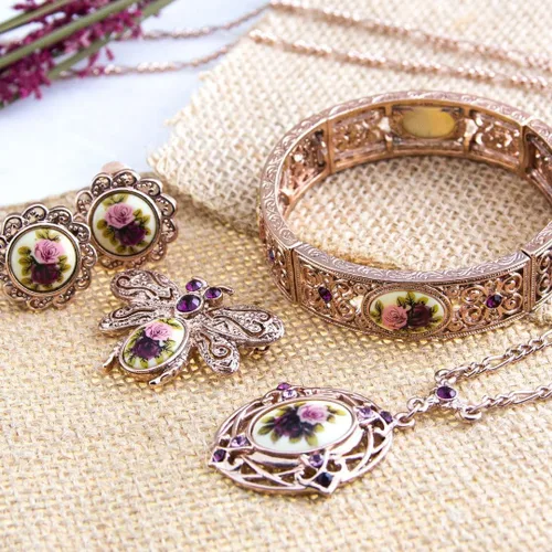 Miniatura 2 de 1928 Jewelry - Collar con colgante de flor de cristal rosa y morado para mujer, tono oro rosa, 28 pulgadas, Cristal, No es una piedra preciosa