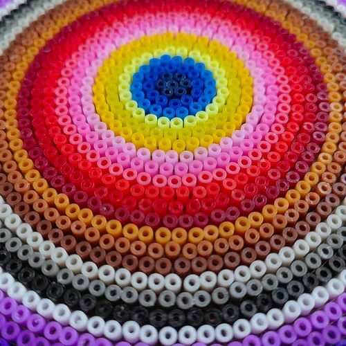 Miniatura 6 de ZLLBTMO Juego de 39000 cuentas fusibles para hacer manualidades, 72 colores de 0.096 pulgadas, mini cuentas de hierro pequeñas para adultos