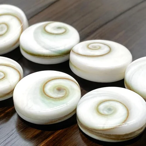 Miniatura 4 de ABCGEMS Shiva Eye Shell Beads Indonesia Auténtica Región Indo-Pacífico (patrón geométrico de matriz de doble cara) de origen ético – Producción