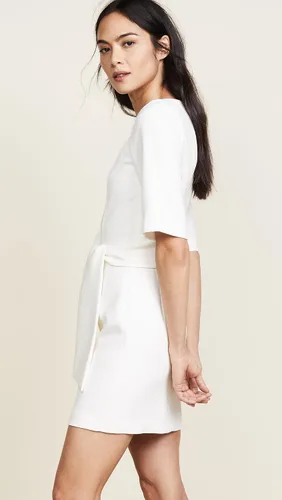Miniatura 5 de Alice + Olivia - Vestido cruzado con cuello bote para mujer