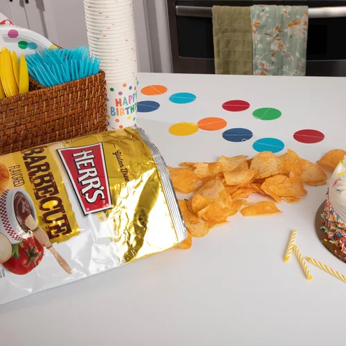 Miniatura 5 de Herr's Papas fritas para barbacoa, 1 onza (paquete de 42 bolsas) – Chips ahumados para barbacoa en bolsas tamaño aperitivo – Ideal para aperitivos