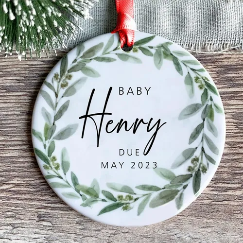Miniatura 26 de Recuerdos personalizados de adorno de Navidad para bebé, regalos de bebé que llegan, adornos de cerámica para árbol de Navidad, adornos de primera