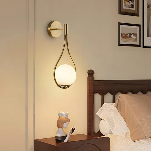 Miniatura 4 de Lámpara de pared de cristal dorada de mediados de siglo, moderna lámpara de pared con acabado de latón antiguo, lámpara de pared de mesita de noche