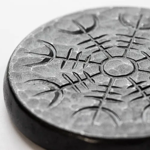 Miniatura 5 de Bastón doble nórdico en hierro, vegvisir y yelmo de asombro