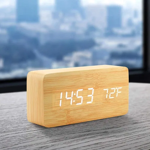 Miniatura 4 de OCT17 Reloj despertador digital de madera, reloj despertador LED multifunción de madera con fuente de alimentación USB, control de voz, Bambú