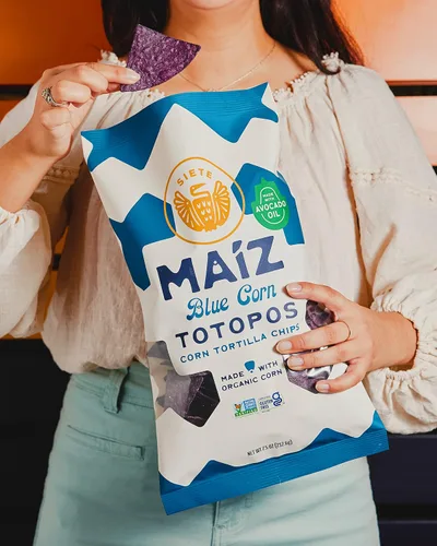 Miniatura 5 de Siete Maiz Totopos Chips de tortilla de maíz Maíz azul Sin gluten Snacks veganos Sin OMG y chips de maíz orgánico Hecho con aceite