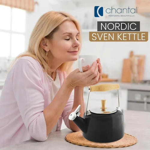 Miniatura 6 de Chantal SVEN - Tetera silbante esmaltada sobre acero con mango de madera natural, 1.4 cuartos de galón (negro 2)