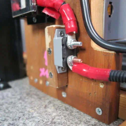 Miniatura 3 de Ampper Disyuntor de reinicio automático de 12 V a 24 V CC con perno de cubierta para automóviles y más (50 A, 2 piezas)