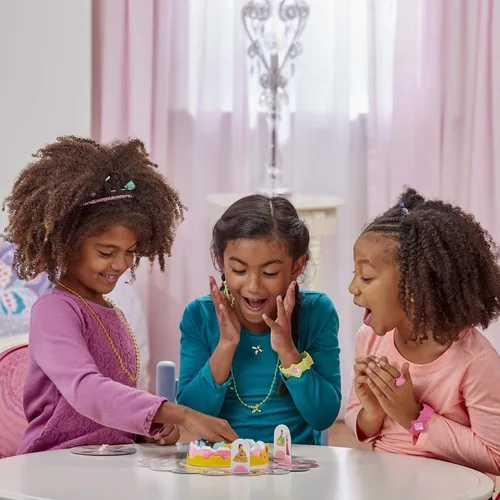 Miniatura 7 de Hasbro Gaming Pretty Pretty Princess: Edition Juego de Mesa con Princesas de Disney, Juego de Vestirse con Joyas para Niños de 5 Años en Adelante
