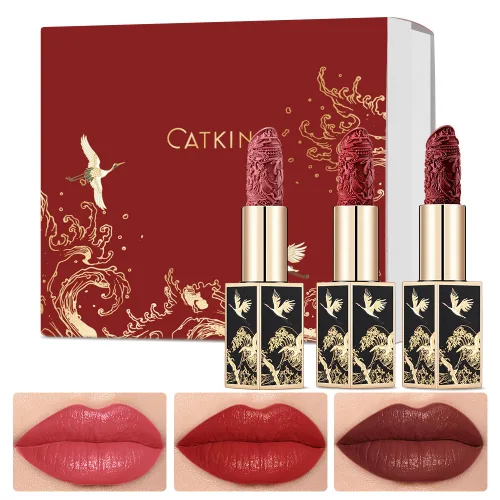 Miniatura 29 de Catkin Lápiz labial semimate hidratante de color de alto impacto infundido con vitamina E y aceite de aguacate, textura suave y sedosa, acabado mate