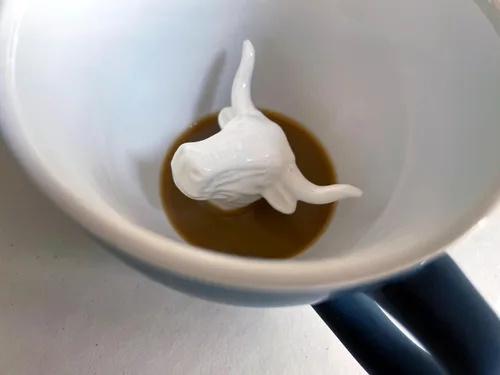 Miniatura 5 de Creature Cups Taza de cerámica Bull - Animal 3D oculto en el interior - Regalo único para los amantes del café y el té