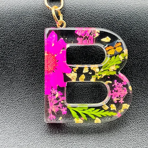 Miniatura 4 de Llavero con letra inicial de mariposa, flor rosa, regalos de cumpleaños para mujeres y niñas, mochila, cartera, llave de coche, lindo llavero