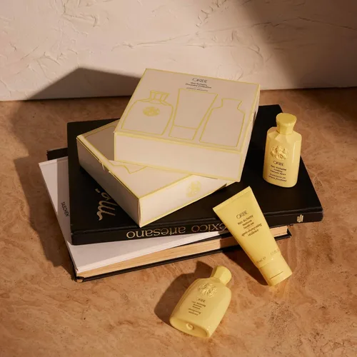 Miniatura 9 de Oribe Hair Alchemy Discovery Set Juego de cuidado del cabello de tamaño de viaje con champú Alquimia Capilar, acondicionador y suero