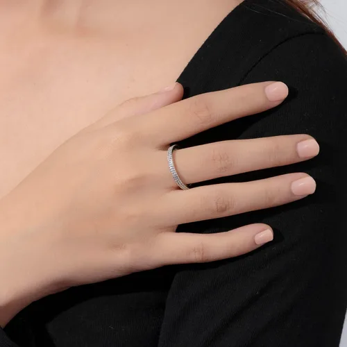 Miniatura 2 de Tienda Essentials Anillo de eternidad de doble fila chapado en oro de 14 quilates o rodio