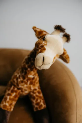 Miniatura 3 de The Petting Zoo Peluche de jirafa, regalos para niños, animales salvajes del zoológico Onez, juguete de peluche jumbo de jirafa de 24 pulgadas