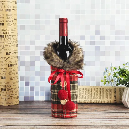 Miniatura 4 de Tanlee 6 fundas de suéter de Navidad a cuadros para botellas de vino con cuello de piel sintética y diseño de capa de botón para decoraciones