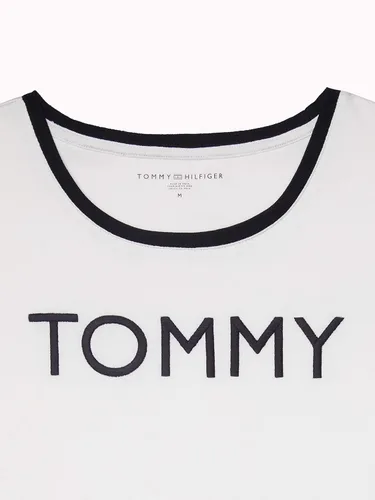 Miniatura 3 de Tommy Hilfiger Camiseta adaptativa para mujer con abertura de cuello ancho