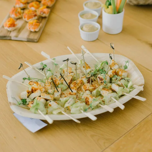 Miniatura 4 de 200 pinchos de bambú para aperitivos, palillos de dientes de 4.7 pulgadas con caja de almacenamiento, púas de cóctel para bebidas, brochetas