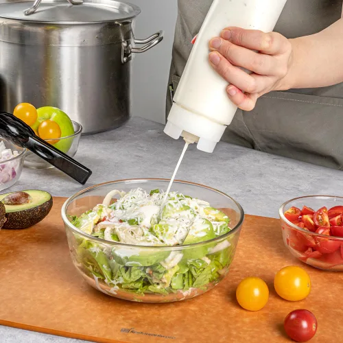 Miniatura 5 de Restaurantware First In First Out - Botella exprimible de condimentos de 16 onzas, 6 tapas rellenables, botella de presión FIFO - Punta dispensadora