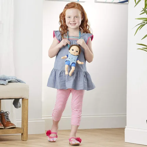 Miniatura 5 de Baby Alive Littles, Carry 'N Go Squad, Little Matteo Brown Hair Boy Muñeca, portador, accesorios, juguete para niños a partir de 3 años
