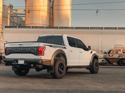 Miniatura 3 de RockTrix RT112 rueda de 17 pulgadas compatible con Ford F150 2009-2021 (todas las versiones incluyendo Raptor) patrón de pernos de 6 x 135, 17 x 9